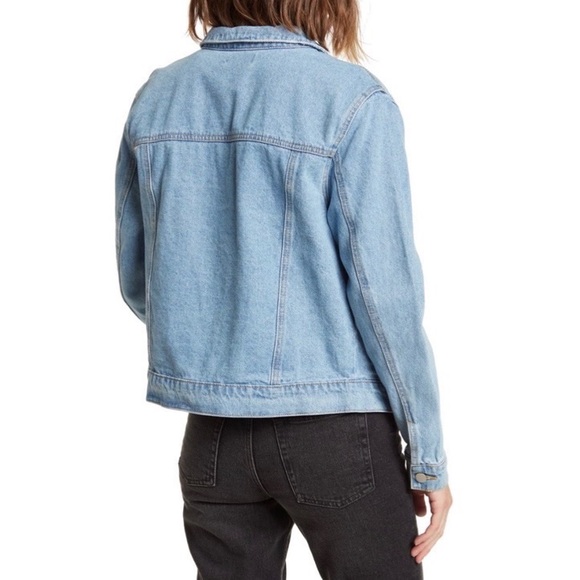 ❤️NWOT Oversized Cropped Trucker Denim Jean Jacket Nordstrom Rack - Picture 4 of 4